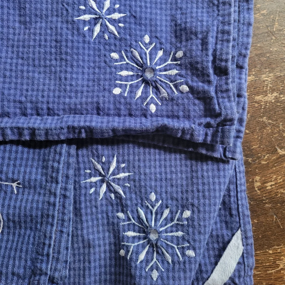 CRATE & BARREL Set of 4 Snowman Snowflake Dish Towels